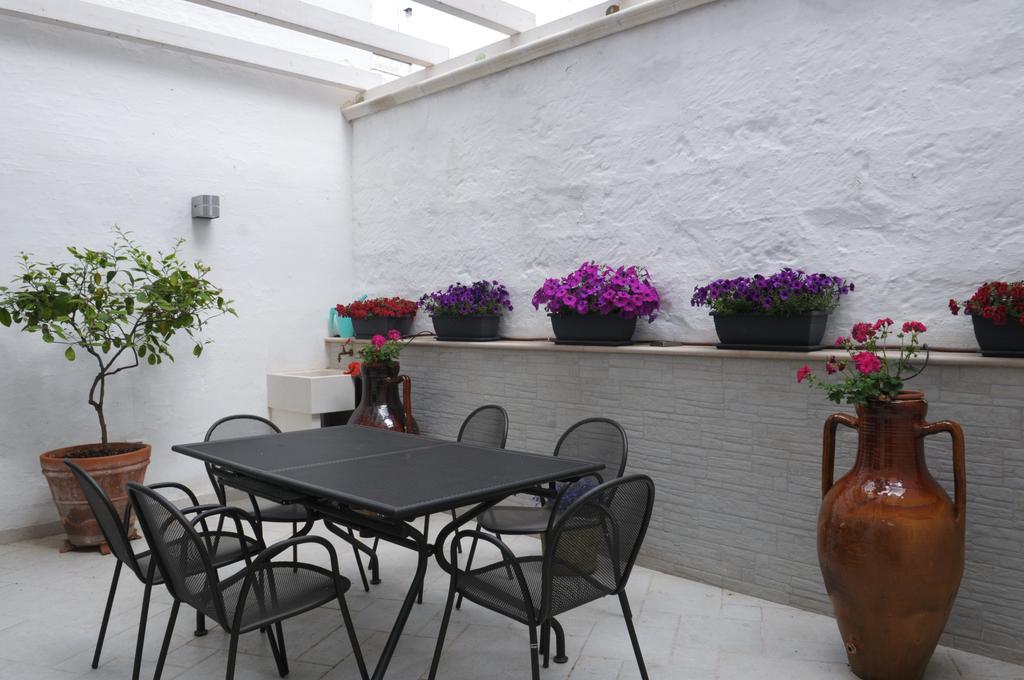Micca House Apartment Ostuni Bagian luar foto